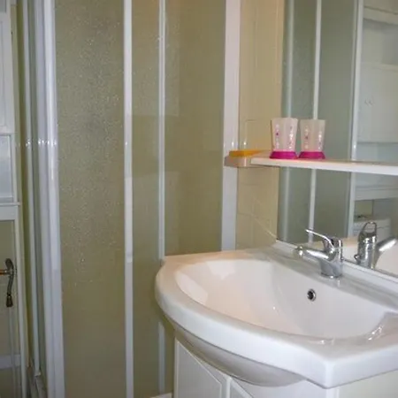 Apartment Au 1er Etage, Terrasse Sud, Parking, Et Commerces A Proximite - Fr-1-782-19 *